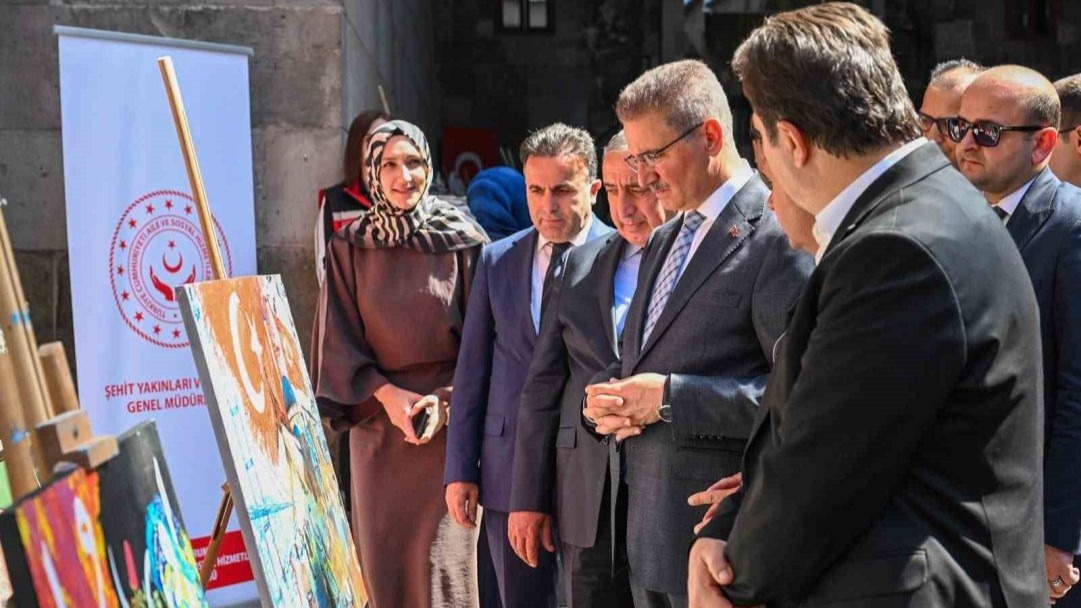 Çifte Minareli Medrese’de 15 Temmuz ruhunu yaşatan anlamlı sergi