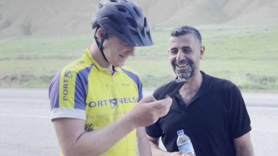 Dil engelini yapay zekayla çözdüler: Erzurum yolunda İngiliz turiste Şenkaya misafirperverliği
