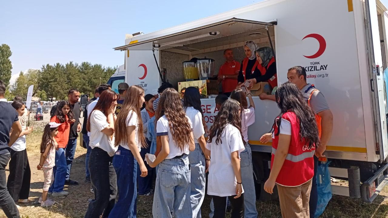 Kızılay, TRT Park’ta vatandaşları yalnız bırakmadı