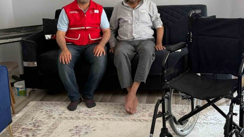 Muradiye Kızılay’ı engelleri kaldırmaya devam ediyor