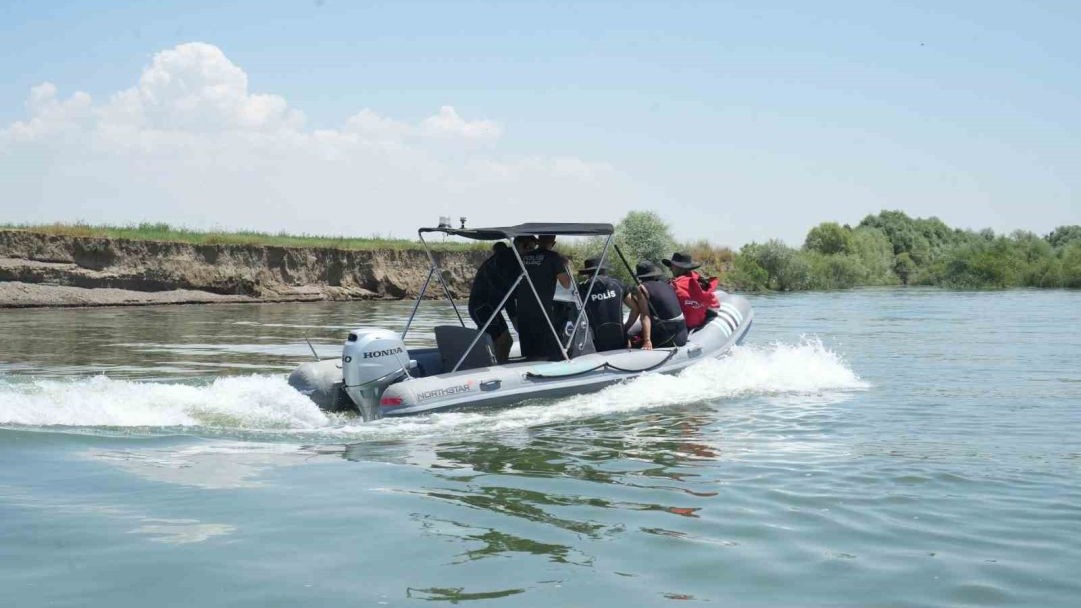 Murat Nehri'ne düşen Berat’tan üç gündür haber yok