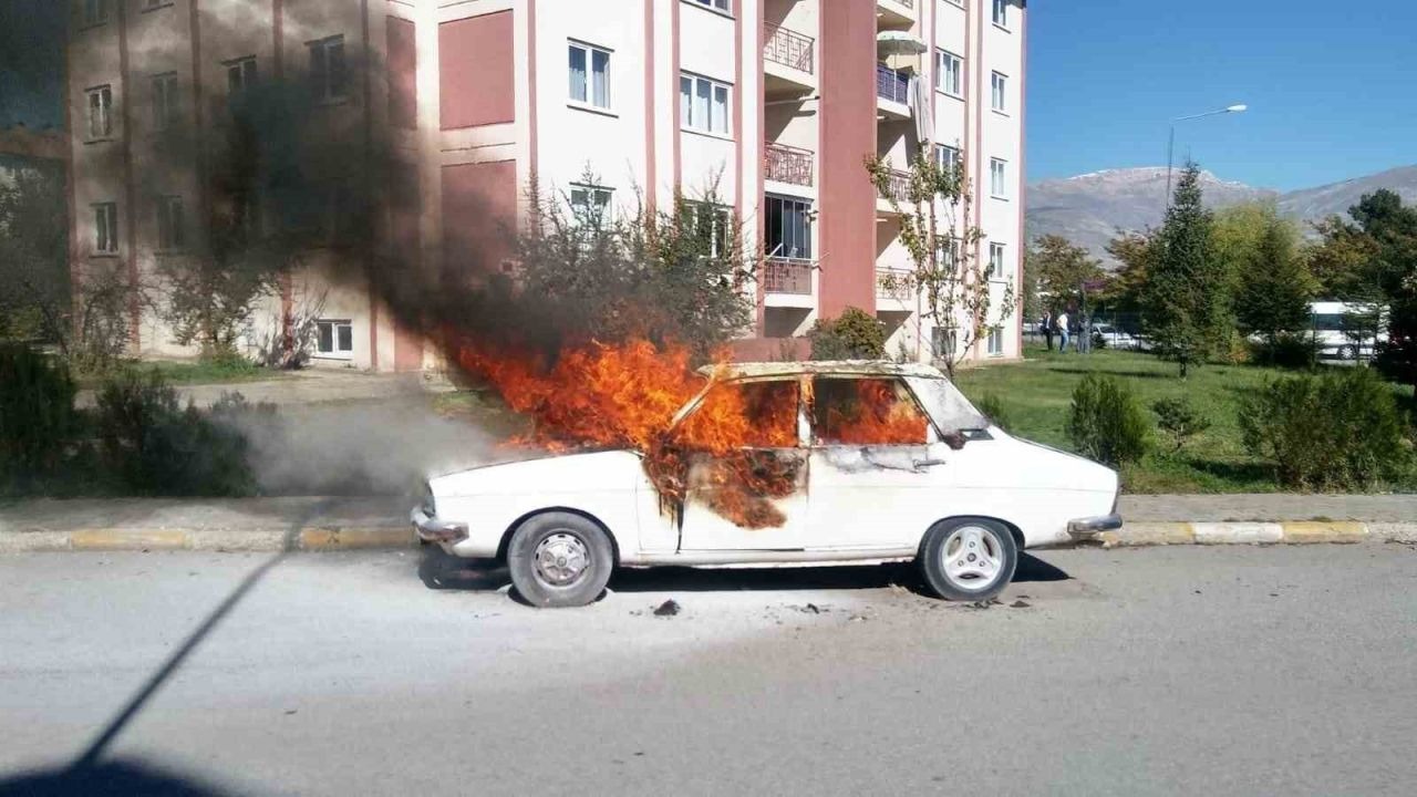 Uzmanlar Uyarıyor! Araçlarda bırakılan malzemeler yangına neden olabilir!