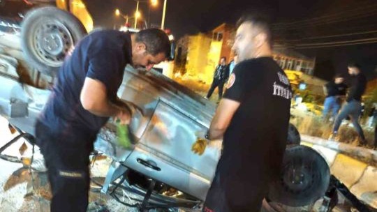 Van'da kontrolden çıkan otomobil takla attı: 4 yaralı