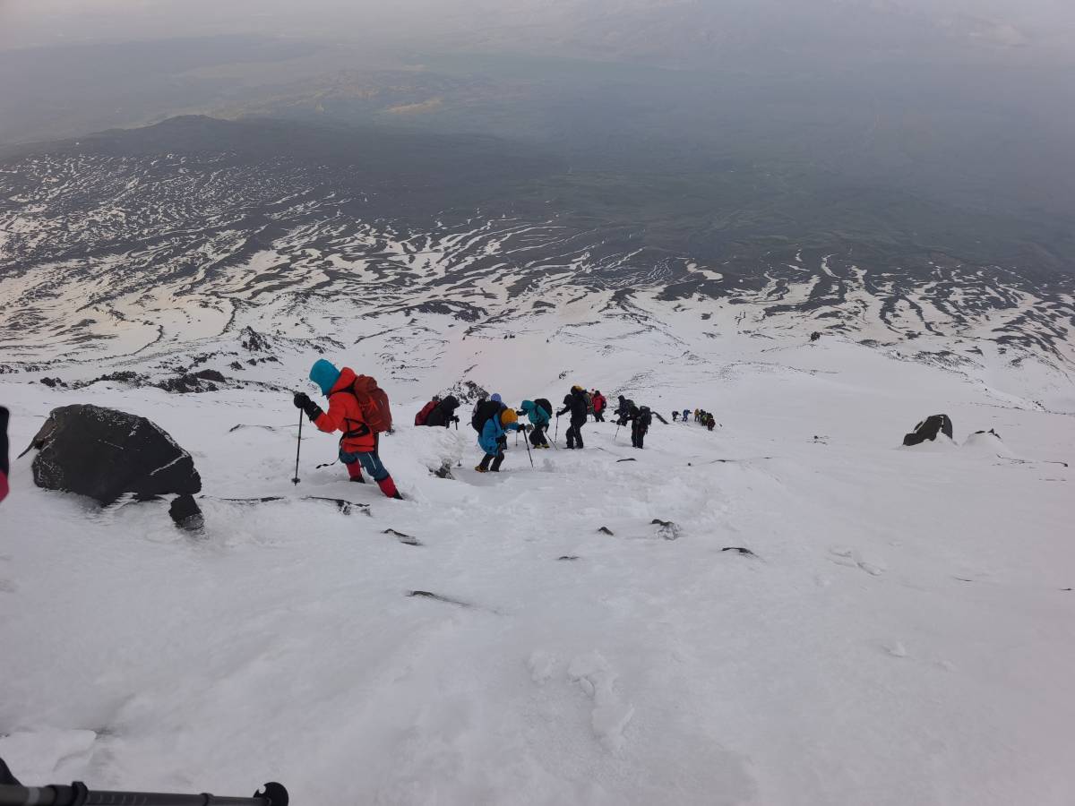 Aylar sonra Ağrı Dağı’ndaki ilk zirve tırmanışı kayıp dağcıya adandı