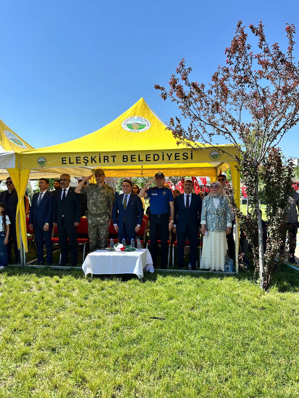 Eleşkirt’te öğrencilerin eserleri sanatla buluşturdu