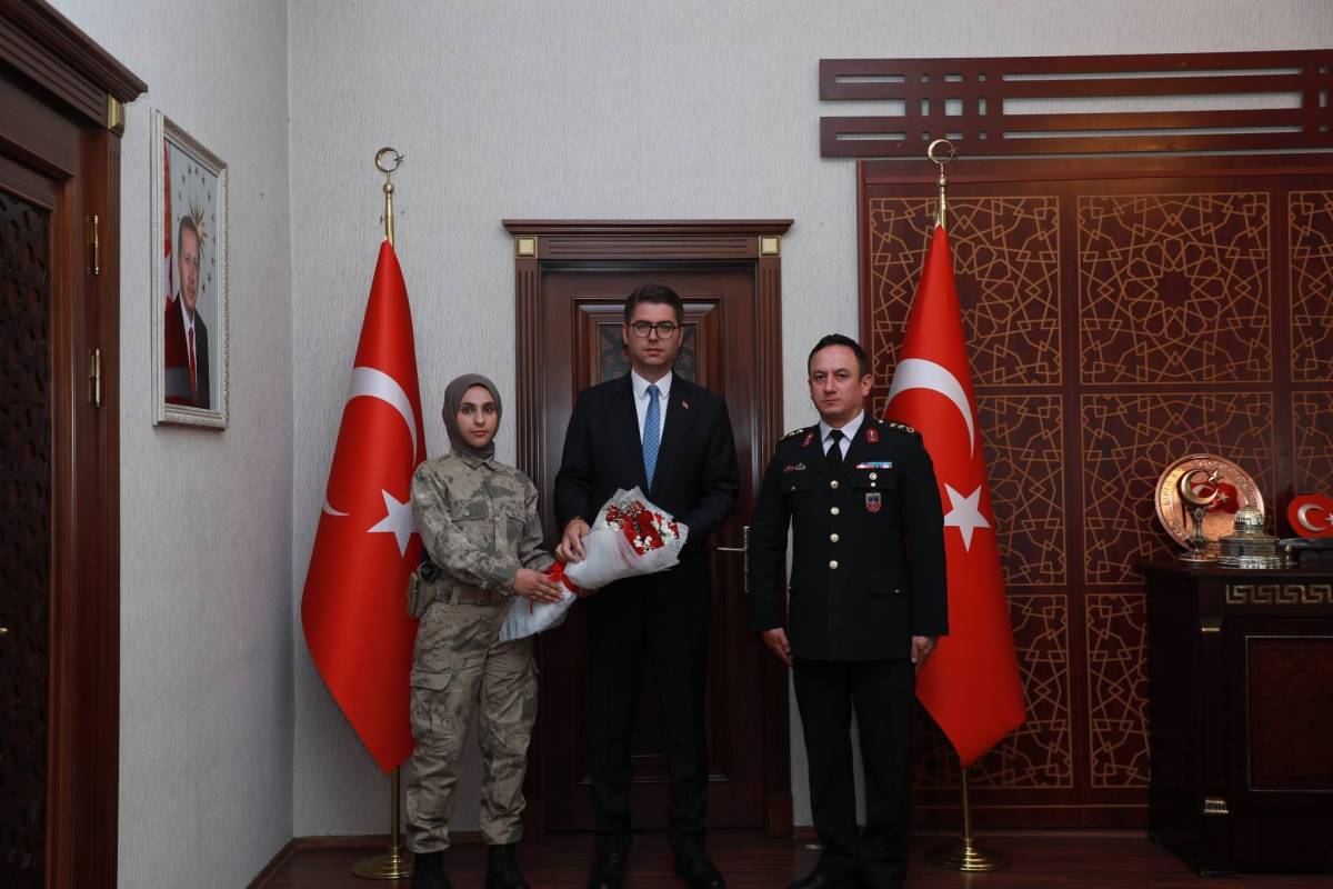 Erciş'te Jandarma Teşkilatının 187. Kuruluş Yıl Dönümü Nedeniyle Kaymakam Karaloğlu'na Ziyaret
