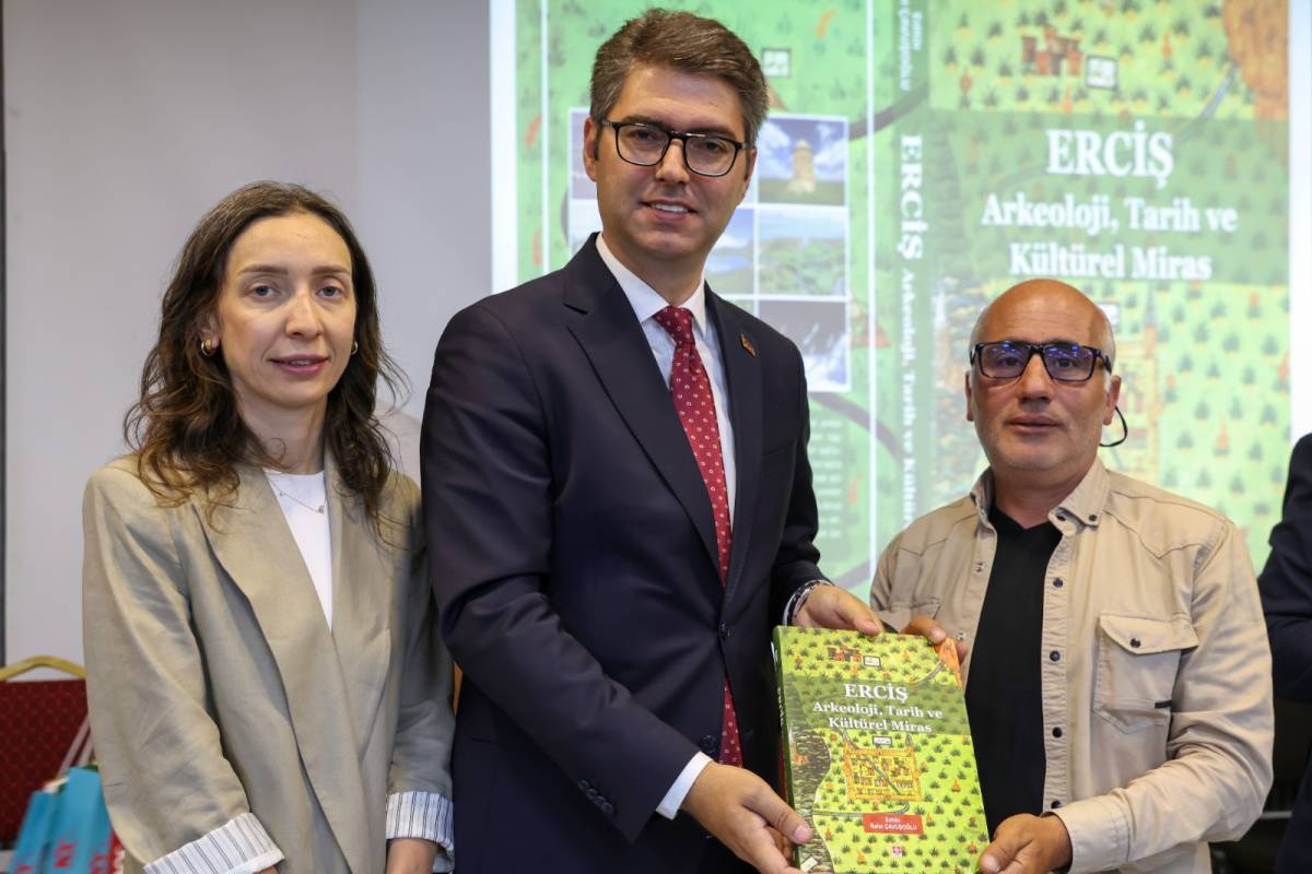 Erciş'te Kültürel Miras Kitabı Tanıtıldı