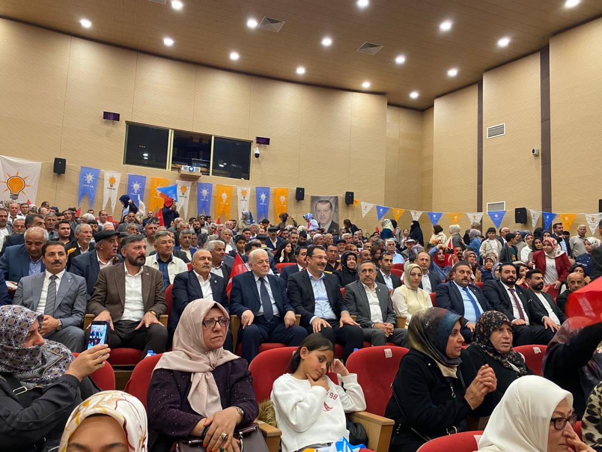 AK Parti'nin Genişletilmiş İl Danışma Meclisi Toplantısı Erciş'te Yapıldı