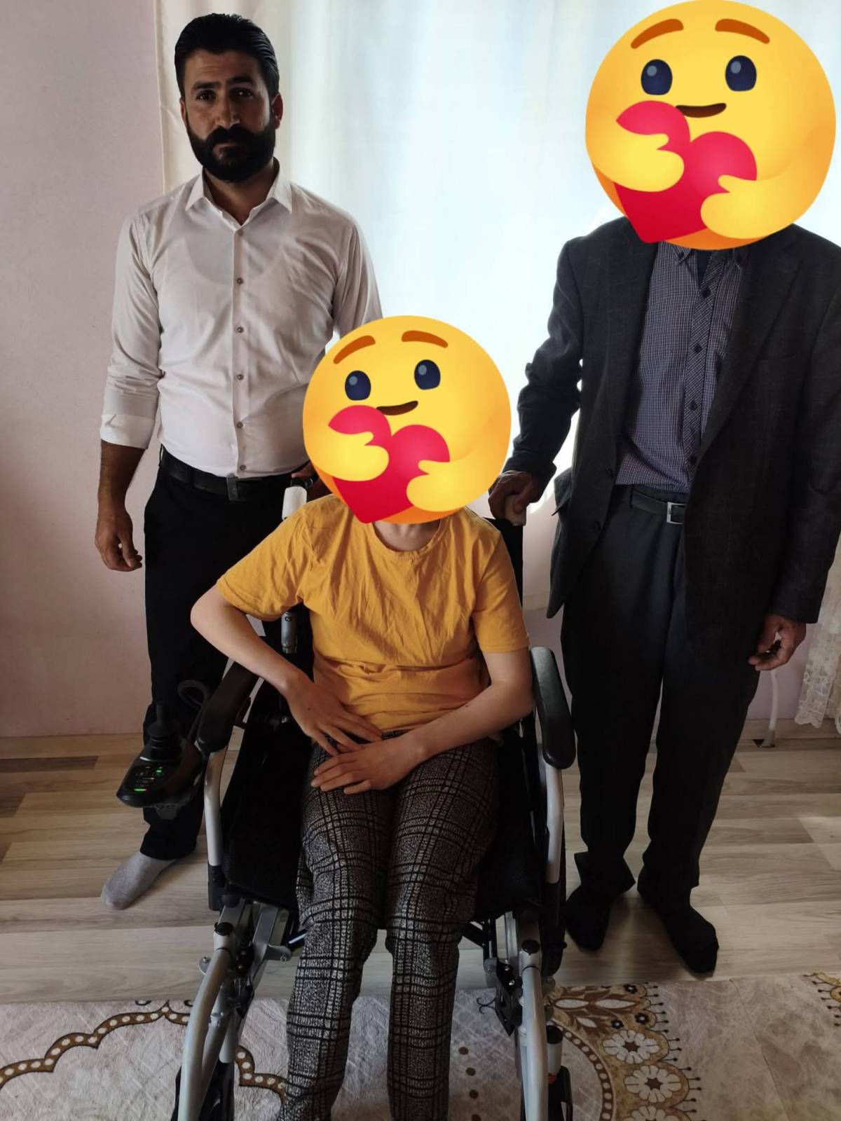 Patnos'ta 7 Engelli Bireye Tekerlekli Sandalye Desteği