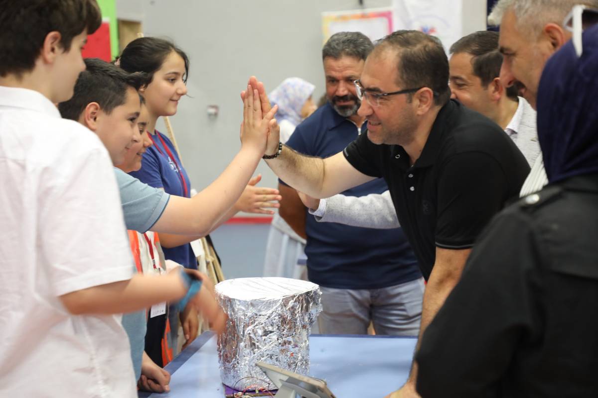 Ağrı’da geleceğin mucitleri projelerini sergiledi