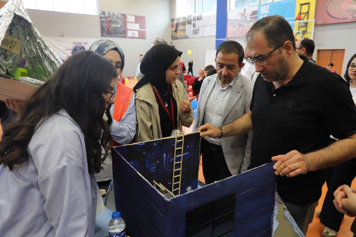 Ağrı’da geleceğin mucitleri projelerini sergiledi