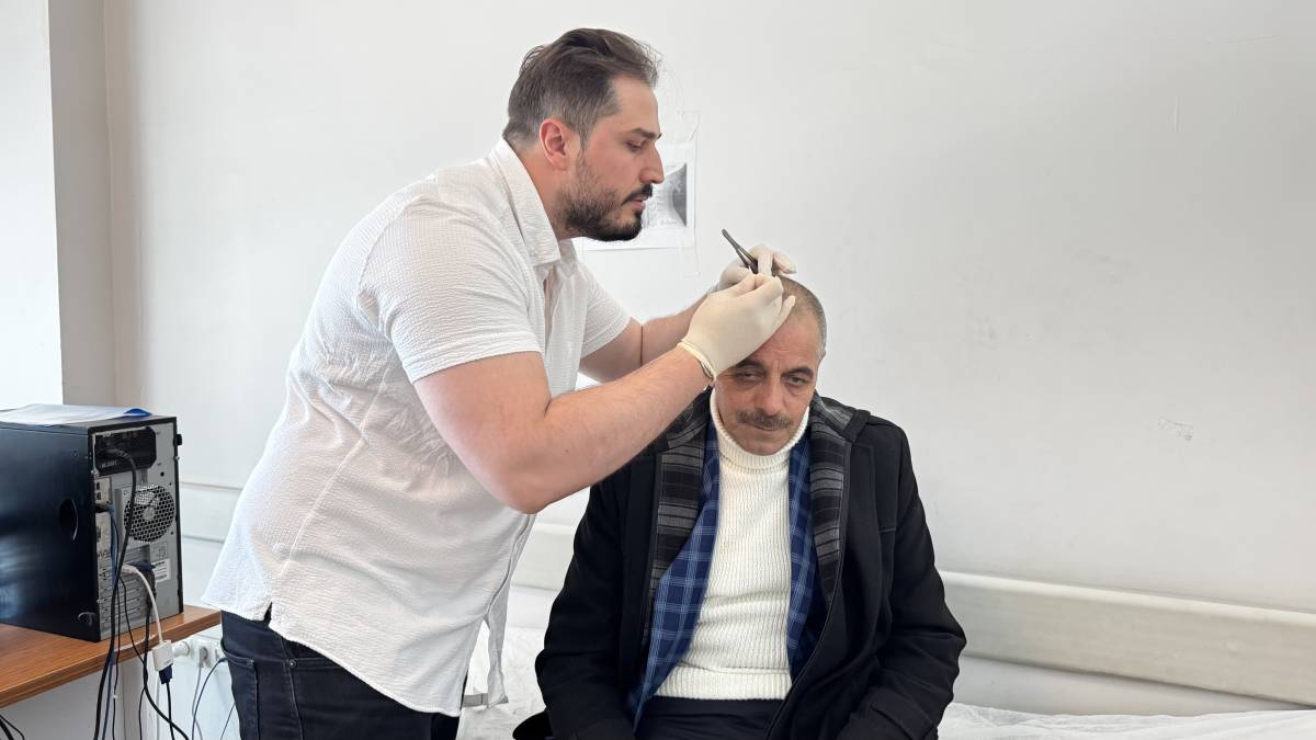 Mezarı kazılan hasta, Ağrı’da ilk kez yapılan ameliyatla hayata tutundu