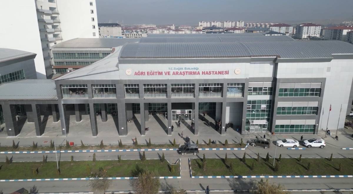 Mezarı kazılan hasta, Ağrı’da ilk kez yapılan ameliyatla hayata tutundu