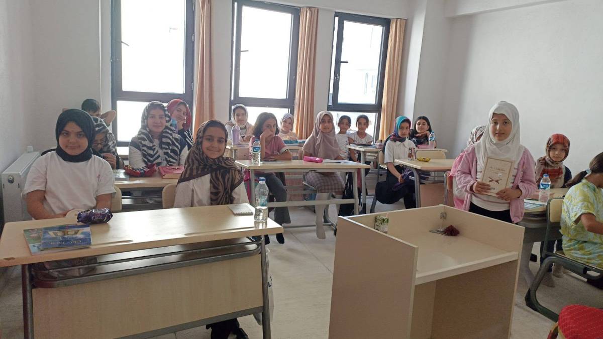 Erciş İlim Yayma Cemiyeti'nde Yaz Kur'an Kursları Yoğun İlgi Görüyor