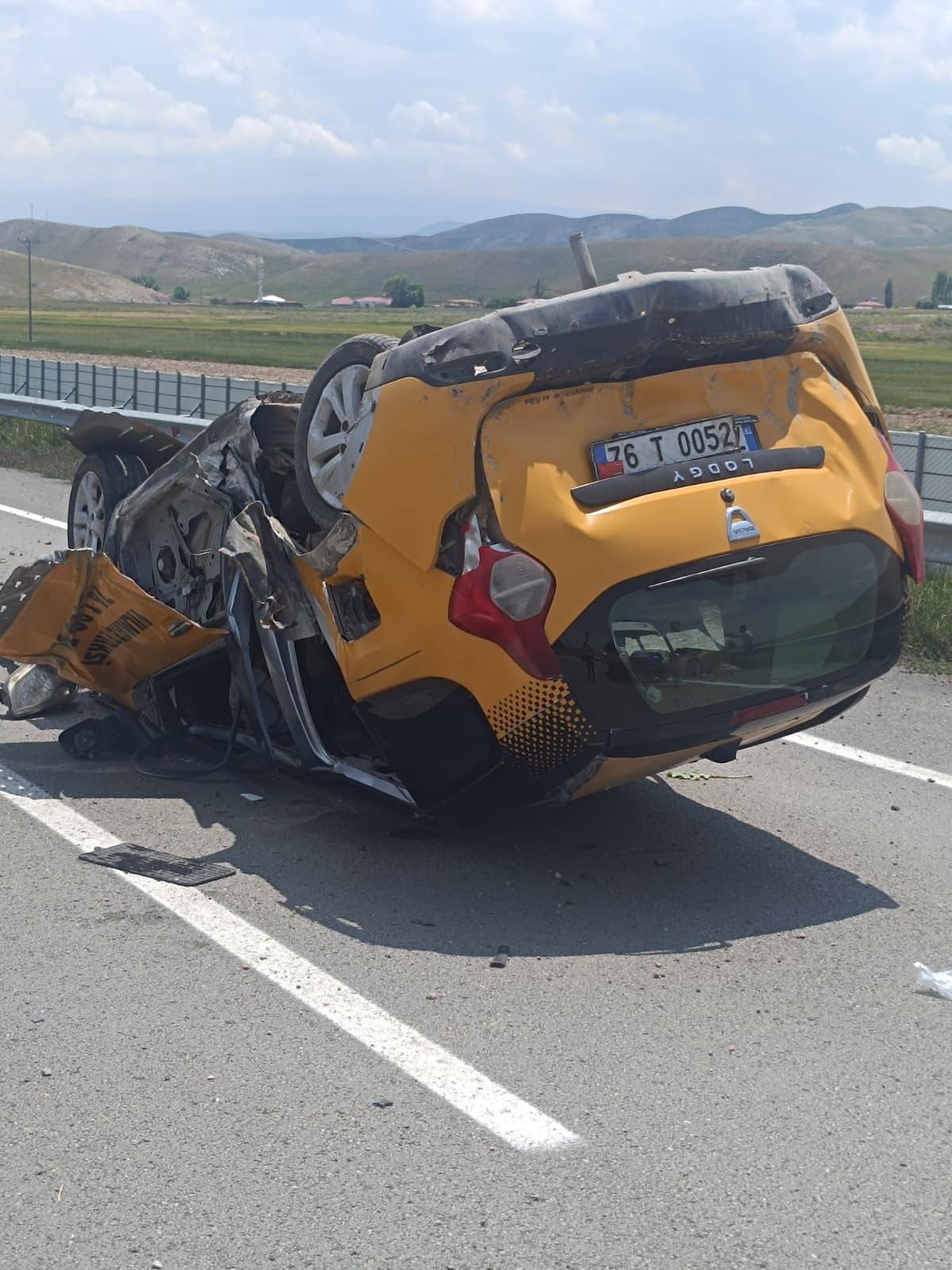 Ağrı’da kontrolden çıkan araç takla attı: 4 yaralı