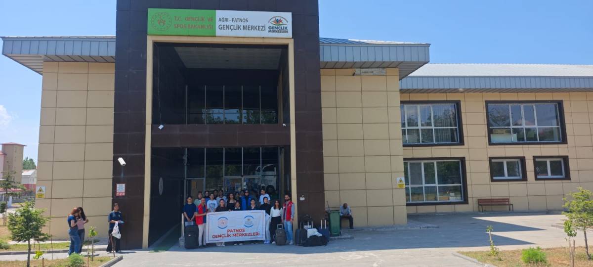 Patnos'tan 15 Öğrenci Çanakkale Yolcusu