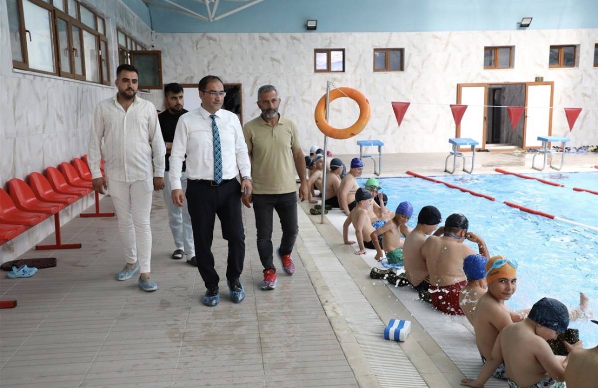 Ağrı’da Geleceğin Yüzücüleri Yetişiyor