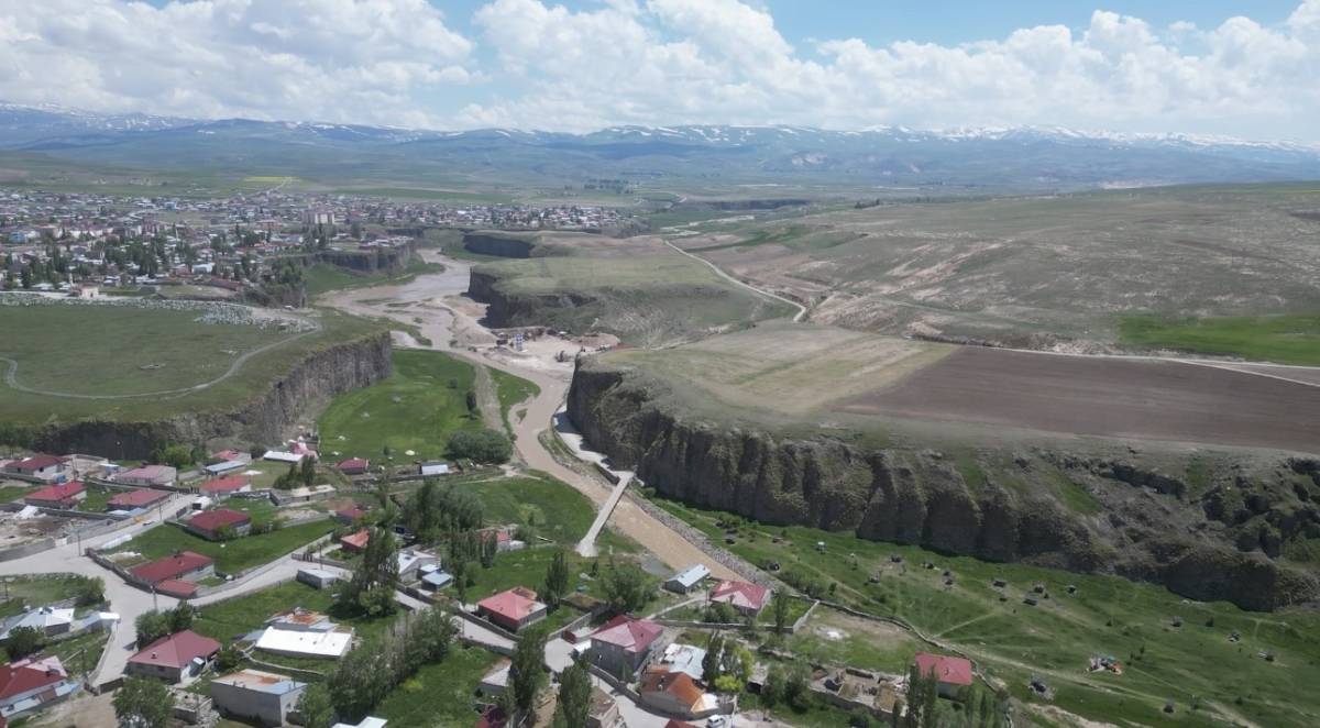 Diyadin Kanyonu’nun eşsiz manzarası nefes kesti